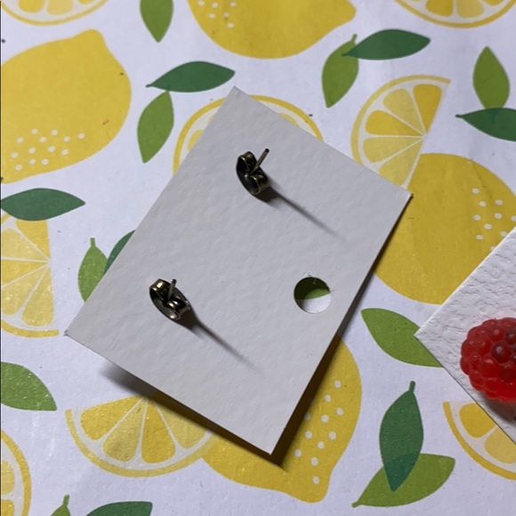 🍋NWT Blackberry Raspberry Fruit Stud Earrings - Picture 5 of 8